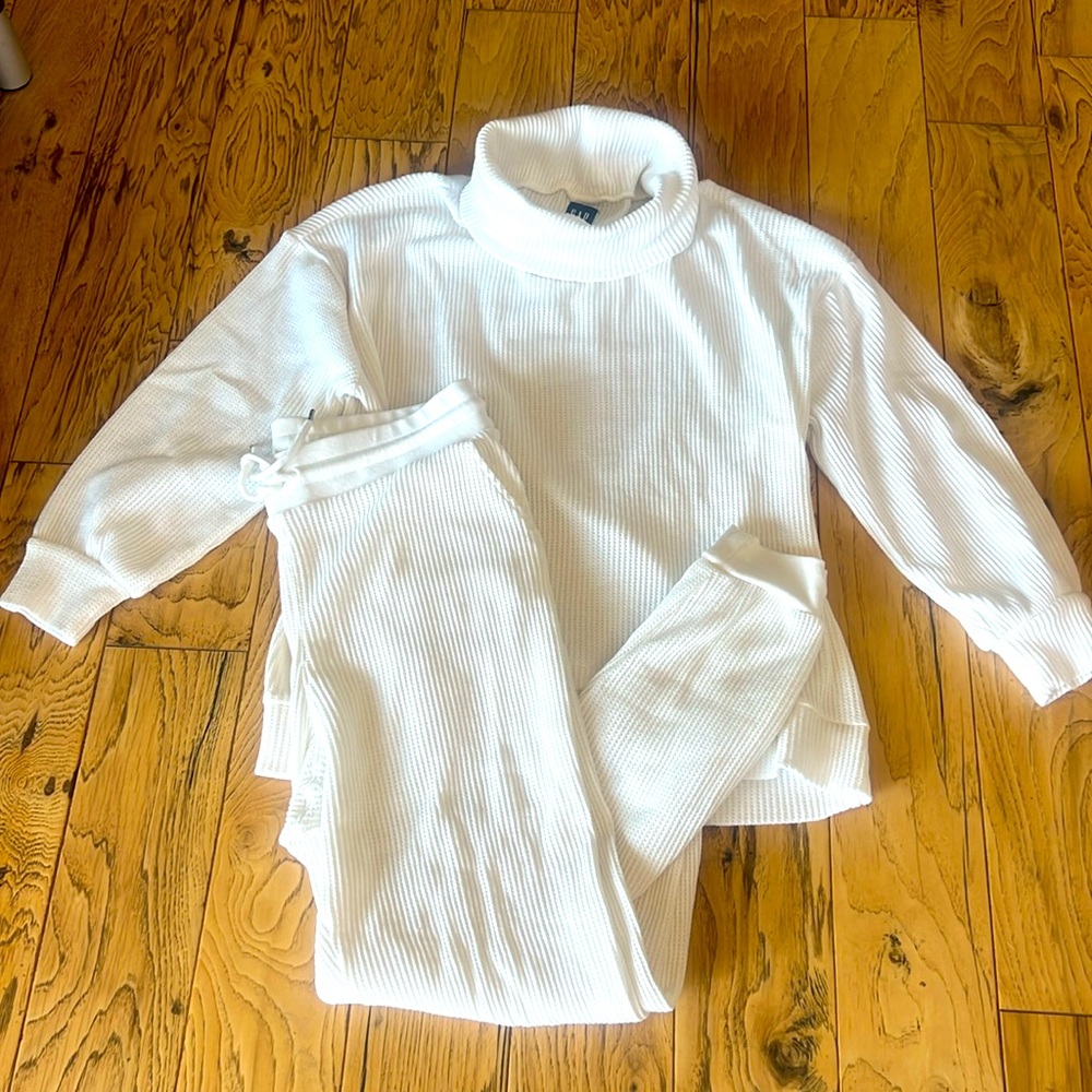 GAP Ivory Ribbed Lounge Set